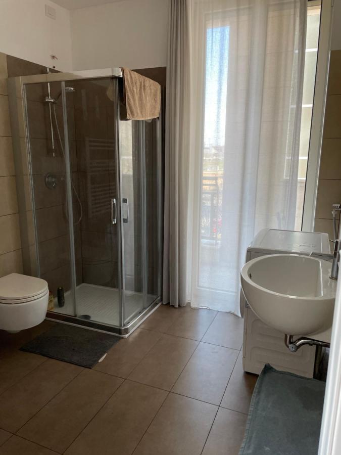 Confortevole Bilocale In Largo Marinai D'Italia Milano Exterior foto